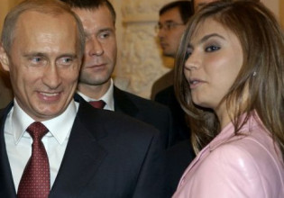 Ρωσία: Πίσω στη Μόσχα η Καμπάεβα – Ο Πούτιν την θέλει για «να ανακοινώσει τη νίκη επί της Ουκρανίας»