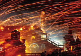 Χίος: Οχυρωμένα τα σπίτια – Θα εκτοξευθούν 15.000 ρουκέτες την Ανάσταση