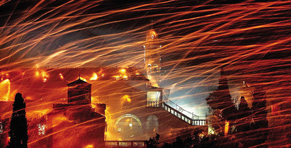 Χίος: Οχυρωμένα τα σπίτια – Θα εκτοξευθούν 15.000 ρουκέτες την Ανάσταση