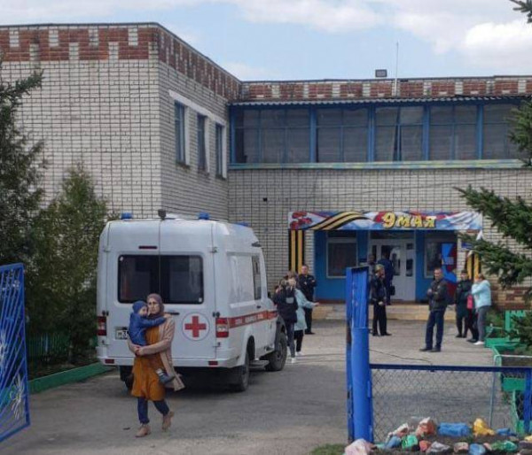 Ρωσία: Ένοπλος άνοιξε πυρ σε νηπιαγωγείο – Σκότωσε τρεις ανθρώπους και αυτοκτόνησε