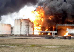 Ρωσία: Στις φλόγες δεξαμενές καυσίμων κοντά στα σύνορα με την Ουκρανία