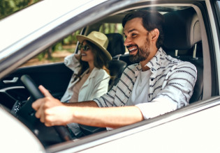 Πάσχα στο χωριό: Τι πρέπει να ξέρεις πριν «φουλάρεις» το ντεπόζιτο του αυτοκινήτου