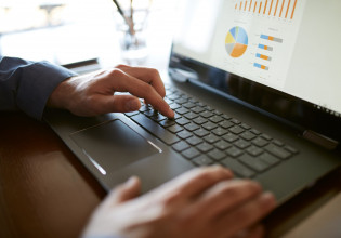 Η αγορά εργασίας σε κρίσιμο σταυροδρόμι