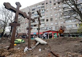 Ουκρανία: Έκκληση από τους πολιορκημένους στρατιωτικούς στο εργοστάσιο Azovstal για βοήθεια