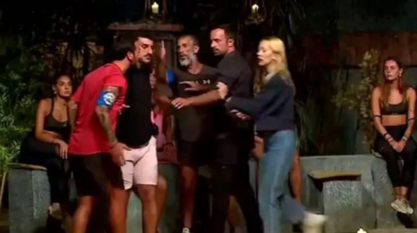 “Μακελειό” στο Survivor – Παίκτες πιάστηκαν στα χέρια και αποβλήθηκαν