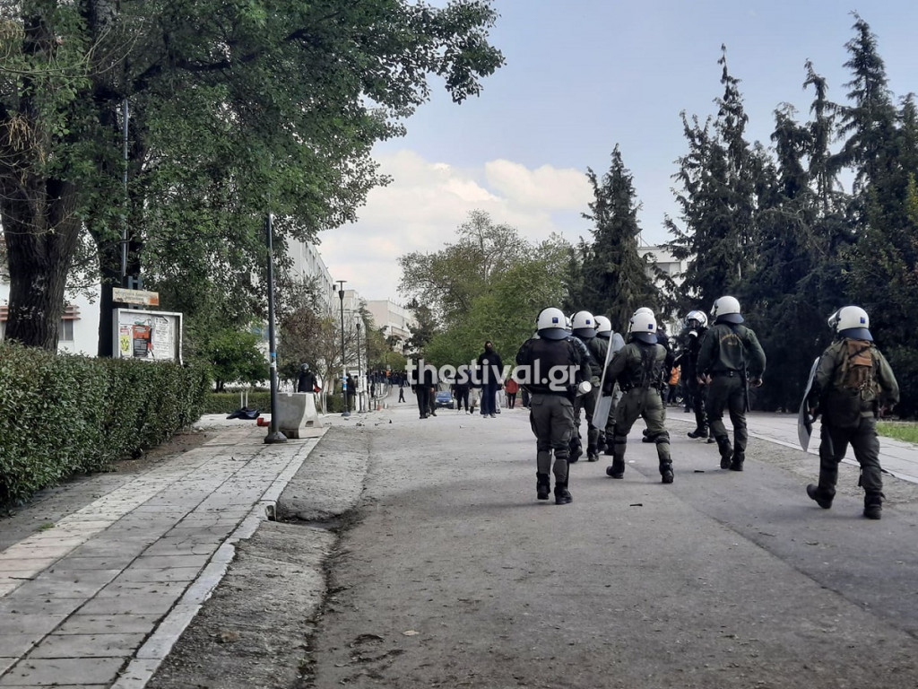 Θεσσαλονίκη: Πεδίο μάχης το ΑΠΘ – Νέα ένταση και επεισόδια