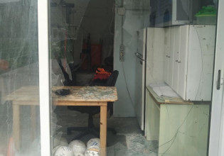 Σαρωνικός: Άγνωστοι τα διέλυσαν όλα