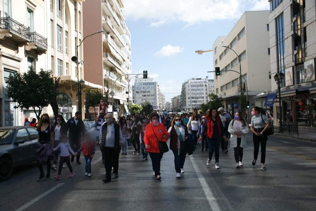 Περίπατος αγάπης και συμπαράστασης στον Πειραιά για τη μικρή Καλλιόπη