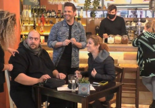 «Τι φάση;»: Παίκτρια… υποψιάστηκε τον Τσαλίκη πριν καν ξεκινήσει η φάρσα – Η απίστευτη αντίδρασή του