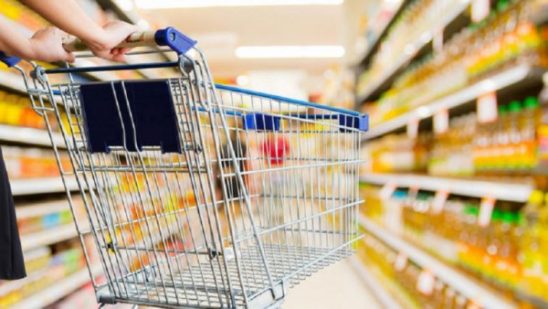 Ακρίβεια: 7 στους 10 καταναλωτές έχουν μειώσει τις αγορές στο σούπερ μάρκετ