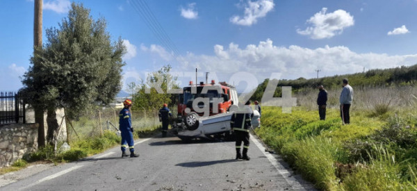 Κρήτη: Αυτοκίνητο γκρέμισε τοίχο, έσπασε ελιά και τούμπαρε – Στο νοσοκομείο ο οδηγός