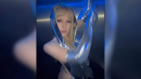 Έλενα Τσαγκρινού: Εμφανίστηκε χωρίς εσώρουχο και άφησε τους πάντες άφωνους