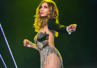 Δέσποινα Βανδή: Έκανε την πρώτη της βουτιά για φέτος και παρέδωσε μαθήματα στυλ με το μαγιό που επέλεξε