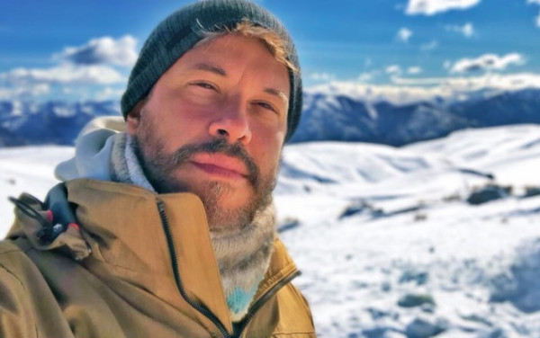 Χάρης Βαρθακούρης: Στο νοσοκομείο ο τραγουδιστής – Τι συνέβη