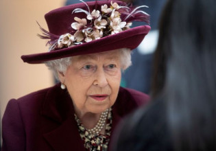 Βασίλισσα Ελισάβετ: Έχει γενέθλια και το γιορτάζει με την πιο μαγική φωτογραφία