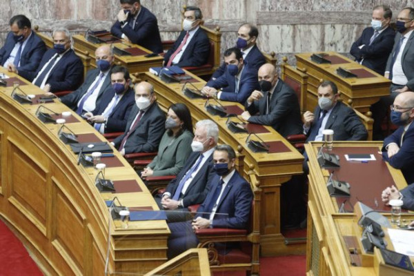 Οικονόμου: Λανθασμένη και άστοχη η ομιλία μέλους του Αζόφ στη Βουλή