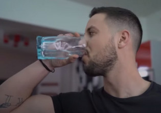 Πάτρα: Ο Δασκαλάκης προμοτάρει νέο τραγούδι του ξεσηκώνοντας θύελλα αντιδράσεων