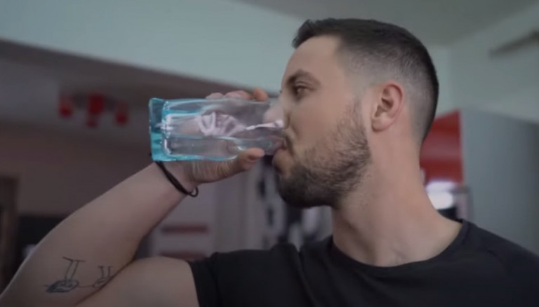 Πάτρα: Ο Δασκαλάκης προμοτάρει νέο τραγούδι του ξεσηκώνοντας θύελλα αντιδράσεων