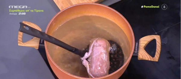 Ο Τίμος Ζαχαράτος φτιάχνει φιλέτο κοτόπουλο γεμιστό με κεφαλογραβιέρα, προσούτο & λαχανικά