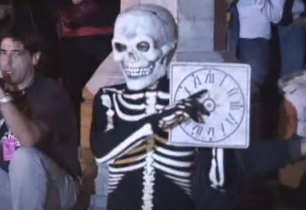 Πάσχα: Από τη γαλλική ομελέτα στον… ισπανικό «χορό του θανάτου» – Τα πιο παράξενα έθιμα στον κόσμο