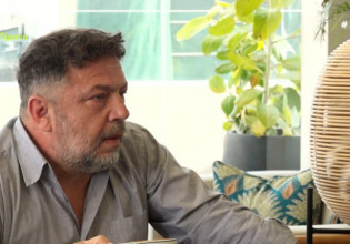 Στάθης Σταμουλακάτος: Έχουν γυριστεί τρεις διαφορετικές εκδοχές για το τέλος της «Σκοτεινής Θάλασσας»