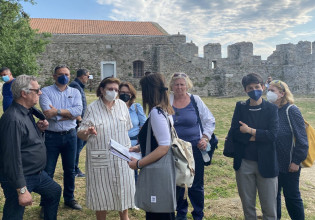 Αυτοψία της Λίνας Μενδώνη στον αρχαιολογικό χώρο των Φιλίππων και στο Κάστρο της Καβάλας