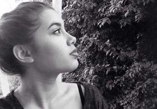 Μητέρα Γαρυφαλλιάς για Καρολάιν: Ένας ψυχρός δολοφόνος προσπαθεί να δικάσει εσένα