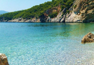 Ενα παραδεισένιο νησί στον Αργοσαρωνικό