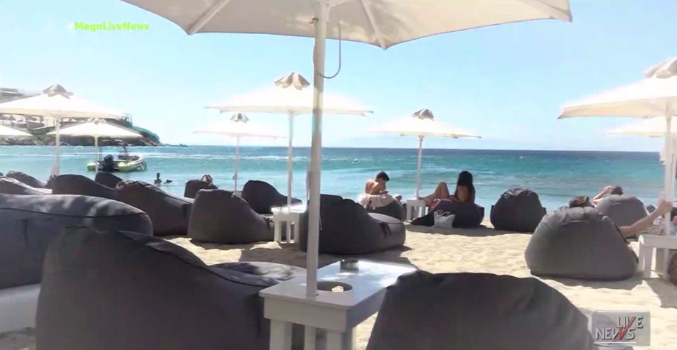 Παραλίες: Αύξηση- σοκ στις τιμές σε ξαπλώστρες και ομπρέλες