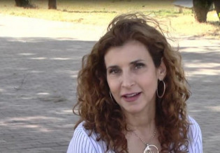 Θυμάστε τη Νάνσυ από τη σειρά «Και οι παντρεμένοι έχουν ψυχή»; Η Μαρία Παπαλάμπρου περιγράφει άγνωστες από τα backstage της σειράς