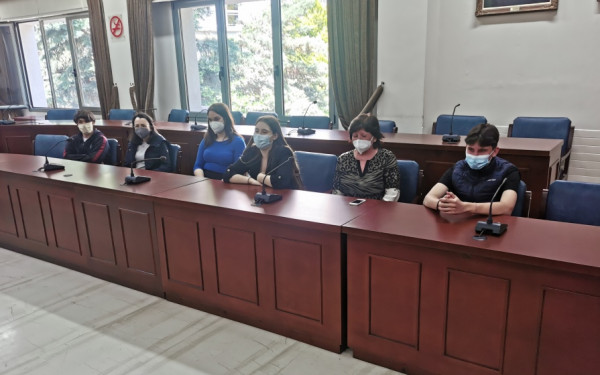 Τρίκαλα: Μαθητές έφτιαξαν εικονική επιχείρηση μεταχειρισμένων ρούχων