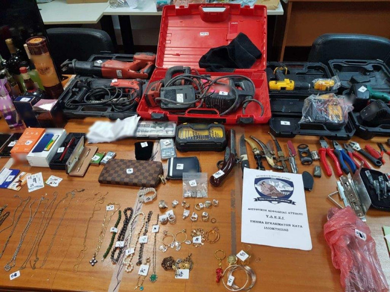 Εξάρθρωση σπείρας διαρρηκτών στην Αθήνα – Πώς ξάφριζαν τα σπίτια του κέντρου