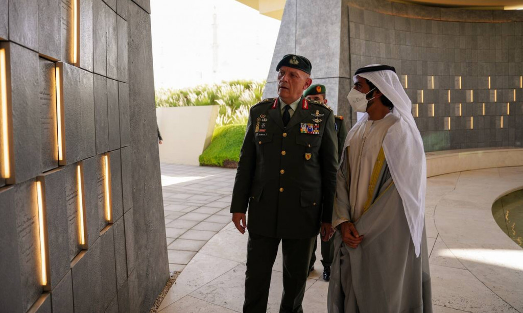 Τι έκανε ο στρατηγός Φλώρος στα Εμιράτα;