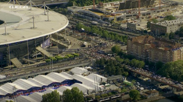 Η εικόνα στις εξέδρες του Stade de France για τον τελικό του Champions League! – Εντυπωσιακό βίντεο