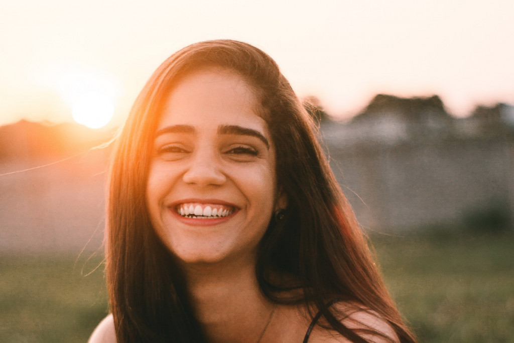 Υπάρχει αληθινή ευτυχία; Τέσσερις απλές συνήθειες που την φέρνουν πιο κοντά