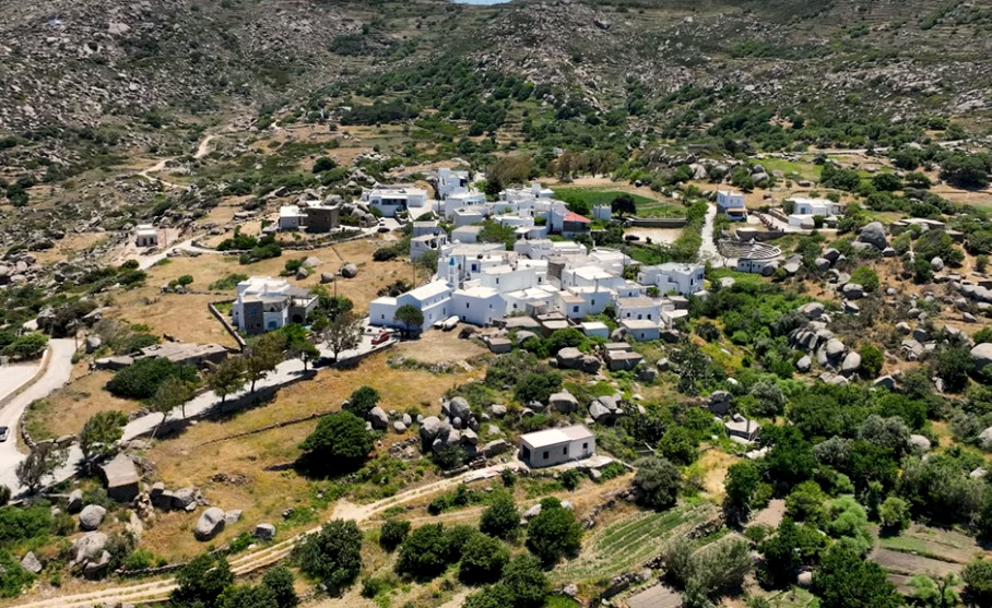 Τήνος: Το χωριό που θυμίζει… Σελήνη – Απομεινάρι της εποχής των Γιγάντων και των Τιτάνων