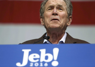 Μπους: Ήθελε να καταδικάσει τη ρωσική εισβολή στην Ουκρανία και είπε για το… Ιράκ