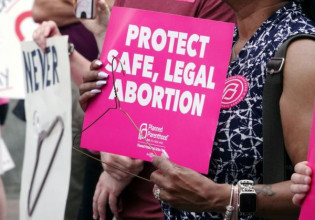 ΗΠΑ: Ήττα των Δημοκρατικών στη Γερουσία – Δεν εγκρίθηκε νόμος που να εγγυάται την πρόσβαση στην άμβλωση