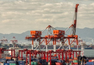 Ιράν: Σκέψεις για συνοδεία πολεμικών πλοίων σε δεξαμενόπλοια μετά την έφοδο στα ελληνικά τάνκερ