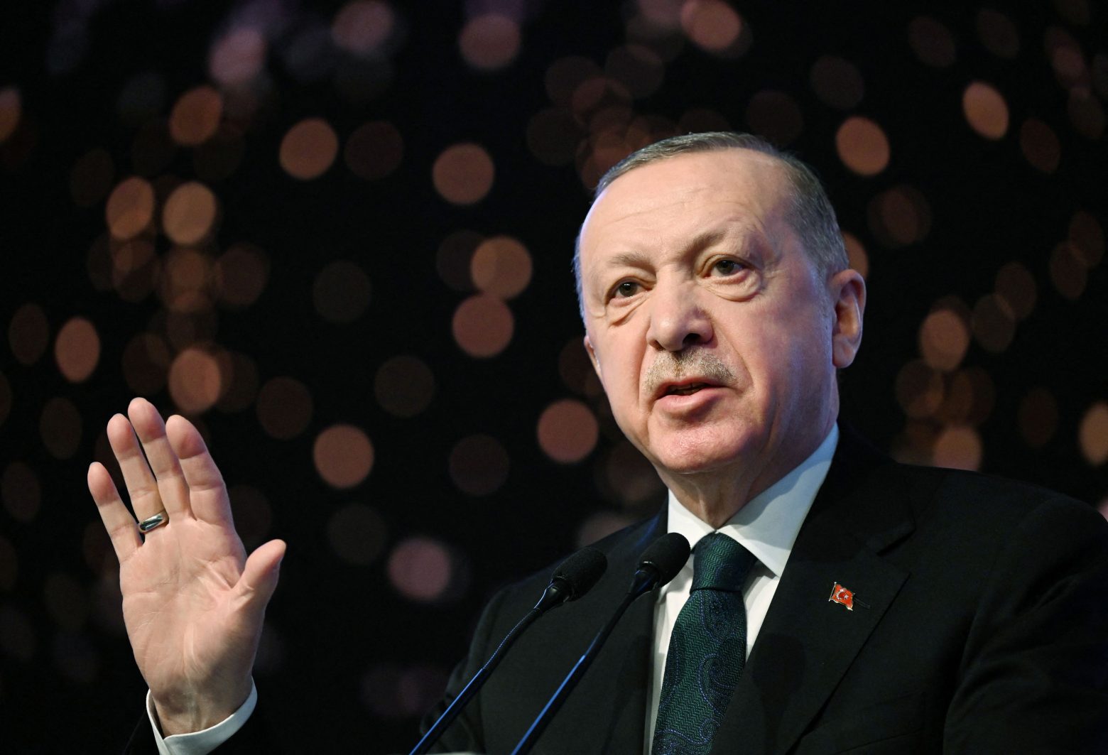 Ερντογάν: Συνεχίζει τα «παιχνίδια» με τη Δύση – Οι δύο φορές που προσπάθησε να «υψώσει ανάστημα» και έφαγε τα μούτρα του