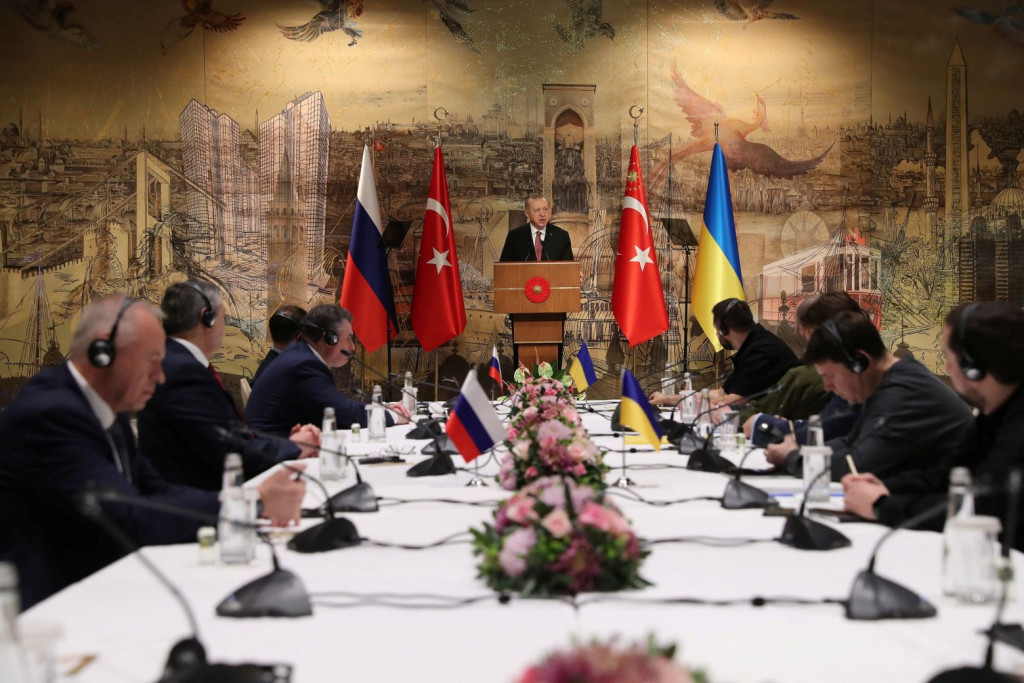 Τουρκία: Το «αυτογκόλ» του Ερντογάν – Ο πόλεμος στην Ουκρανία και η χαμένη ευκαιρία για να πλησιάσει τη Δύση.