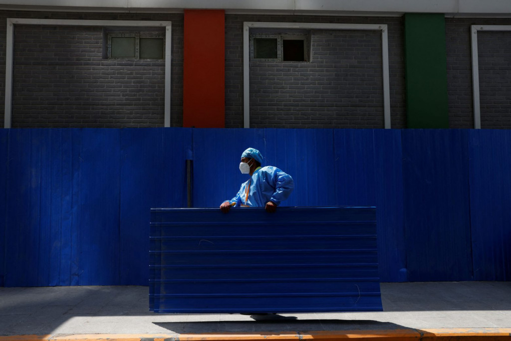 Κίνα: Οι Αρχές κλείνουν σταθμούς του μετρό στο Πεκίνο για να περιορίσουν την εξάπλωση του κοροναϊού