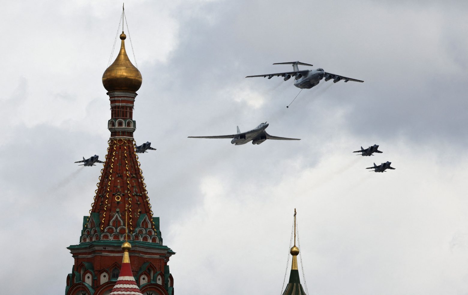 Ο Πούτιν προετοιμάζει τους Ρώσους για πόλεμο με το ΝΑΤΟ - Τι δείχνουν οι κινήσεις της Μόσχας