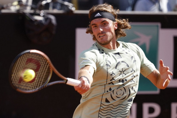 Στέφανος Τσιτσιπάς: Διέλυσε τη ρακέτα του και φώναζε «παίζεις άθλια»