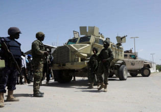 Σομαλία: Επιστρέφουν οι ΗΠΑ με νέες χερσαίες δυνάμεις – Νέο μέτωπο ανοίγει ο Μπάιντεν