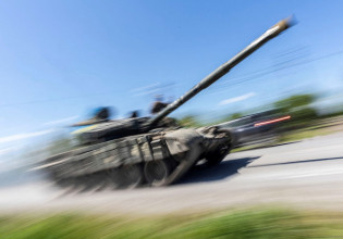 Ρωσία: Βουλευτής του Κομμουνιστικού Κόμματος «σπάει» τη γραμμή και ζητάει από τον Πούτιν να σταματήσει τον πόλεμο