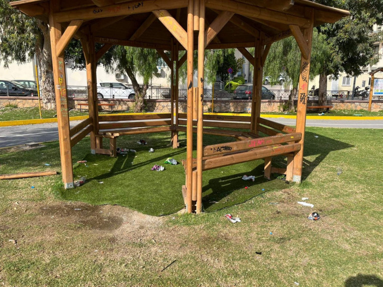 Κρήτη: Μετέτρεψαν σε σκουπιδότοπο πάρκο κυκλοφοριακής αγωγής