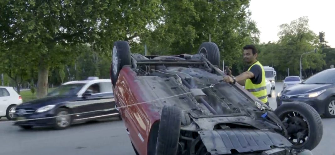 Θεσσαλονίκη: Τούμπαρε αυτοκίνητο στην παραλιακή - Σώος ο οδηγός