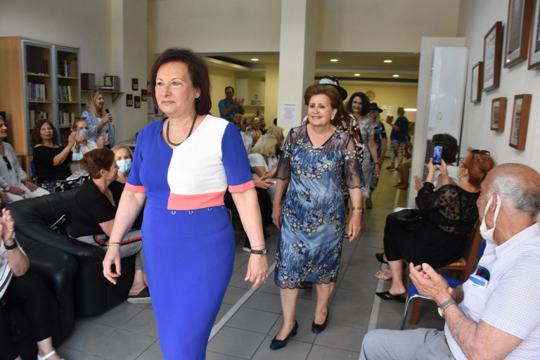 Σε επίδειξη μόδας συμμετείχαν μέλη των ΚΑΠΗ της Νέας Σμύρνης