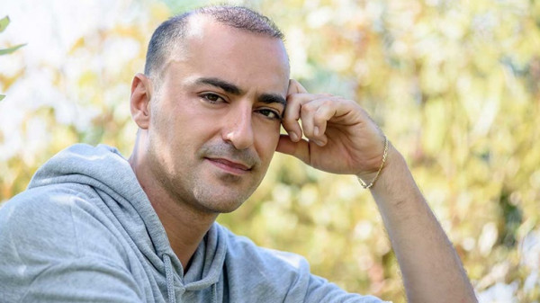 Θανάσης Αλευράς: «Έχω κάνει και παρακολούθηση σε σχέση»